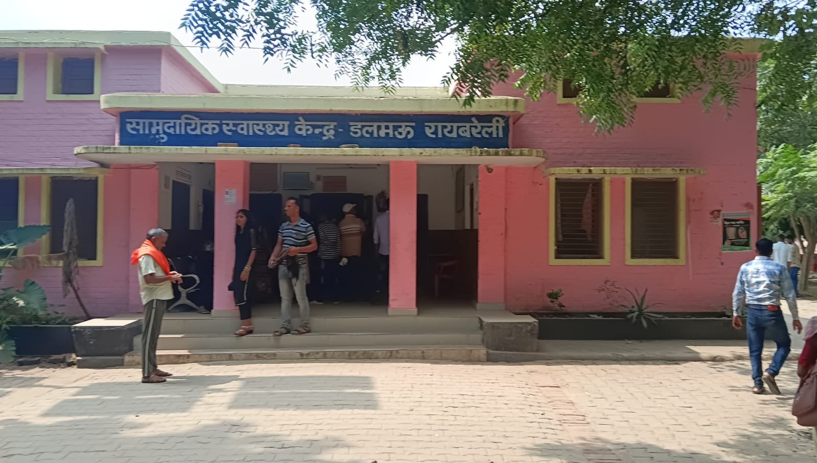 Raibareli-सीएमओ ने सीएचसी डलमऊ का किया औचक निरीक्षण,दी हिदायत