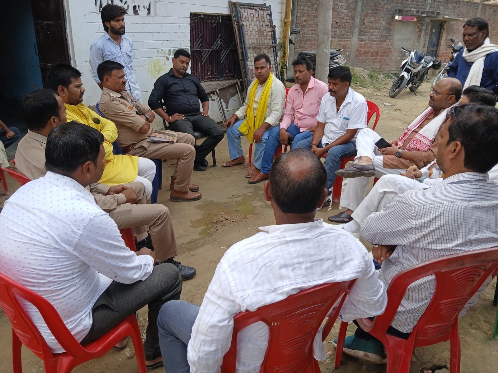 रायबरेली-व्यापारी पुत्र हत्याकांड में पीड़ित परिवार से मिला हमारा समाज का प्रतिनिधिमंडल