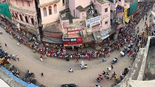 काशी में मां अन्नपूर्णा के खजाने से बांटे गए 6.50 लाख सिक्के, मां ने पहना नवरत्नों का हार