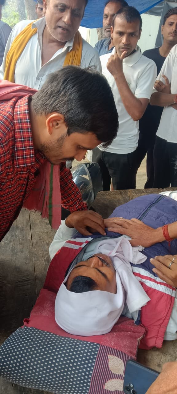Raibareli-एसडीएम का अर्दली मार्ग दुर्घटना में घायल चल रहा इलाज