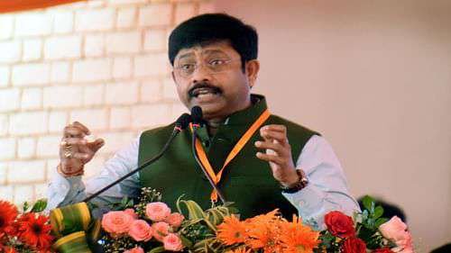 योगी के मंत्री के अकाउंटेंट से 2.08 करोड़ की ठगी; नंदी के बेटे का फोटो लगाकर किया था ये मैसेज; जानें मामला