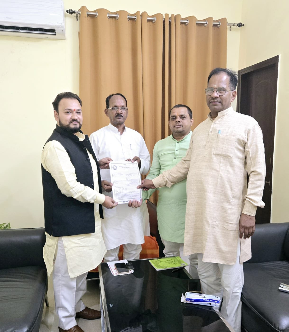 हर वर्ग से अभिषेक का बढ़ा जुड़ाव, सक्रिय सदस्यता में अव्वल