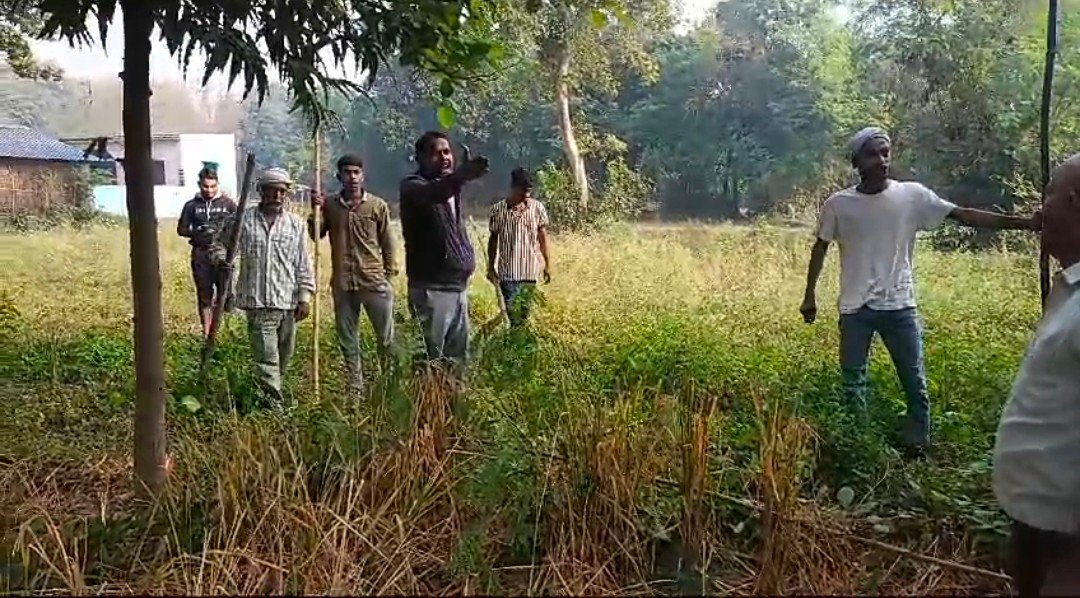 रायबरेली में आधा दर्जन दबंगों की खुलेआम गुंडई का वीडियो वायरल