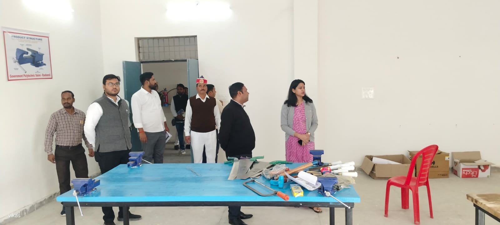 रायबरेली जिलाधिकारी ने राजकीय पॉलिटेक्निक गोपालपुर का किया औचक निरीक्षण
