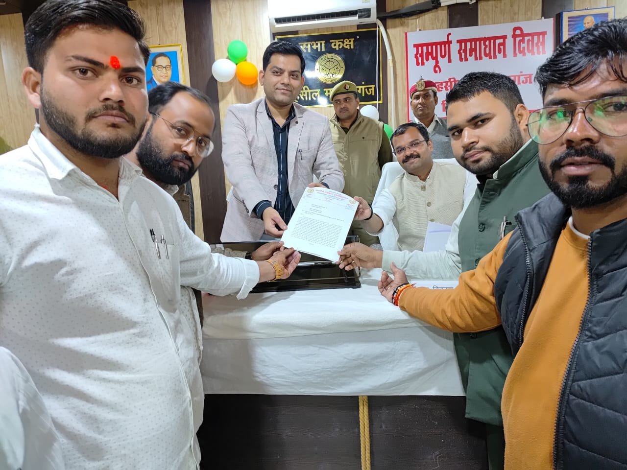 Raibareli-दवा व्यवसाई के मामले में ग्रामीण पत्रकार एसोसिएशन की महाराजगंज इकाई ने सौंपा ज्ञापन