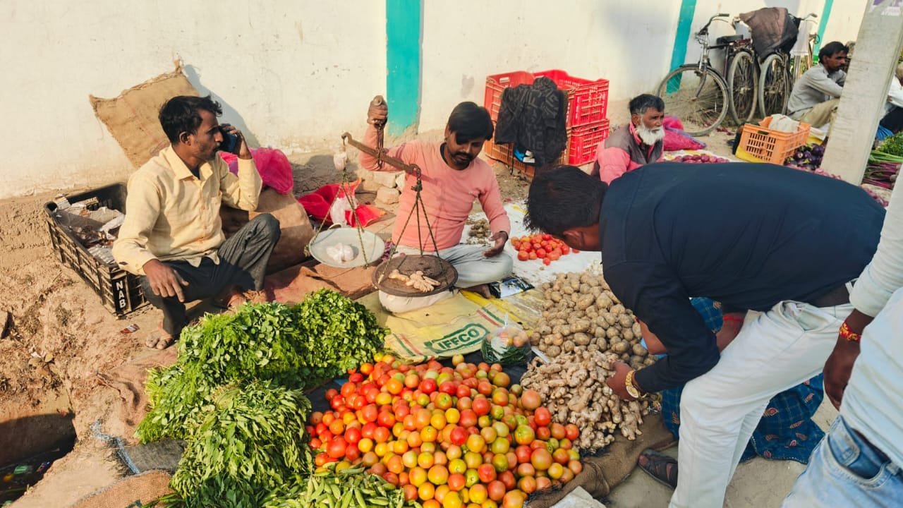 रायबरेली-सब्जी पर महंगाई की मार से बिगड़ा आम आदमी के रसोई का बजट 