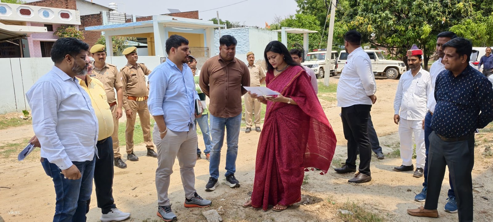 रायबरेली डीएम ने लालगंज के निर्माणाधीन उपरिगामी सेतु का किया निरीक्षण