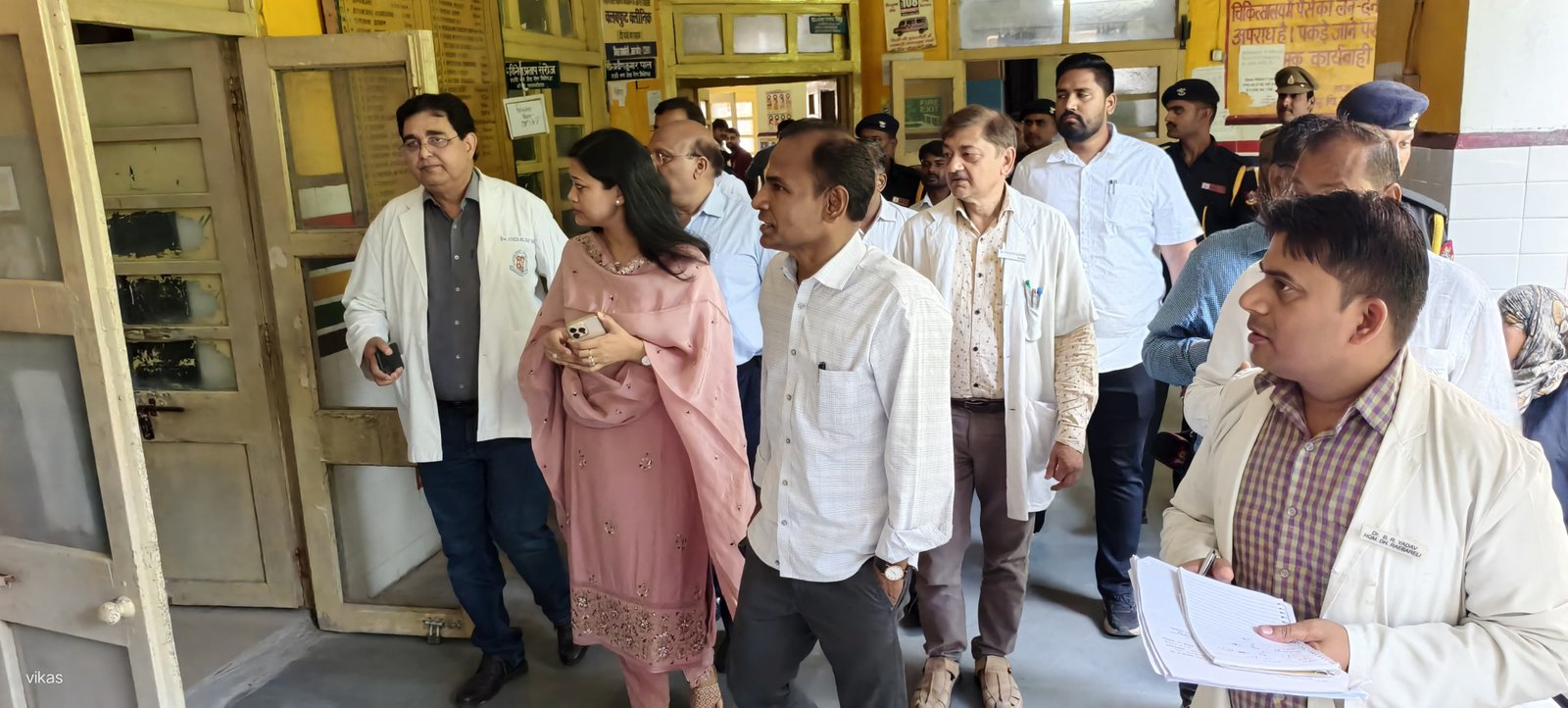 रायबरेली-प्रमुख सचिव ने जिला अस्पताल का किया निरीक्षण