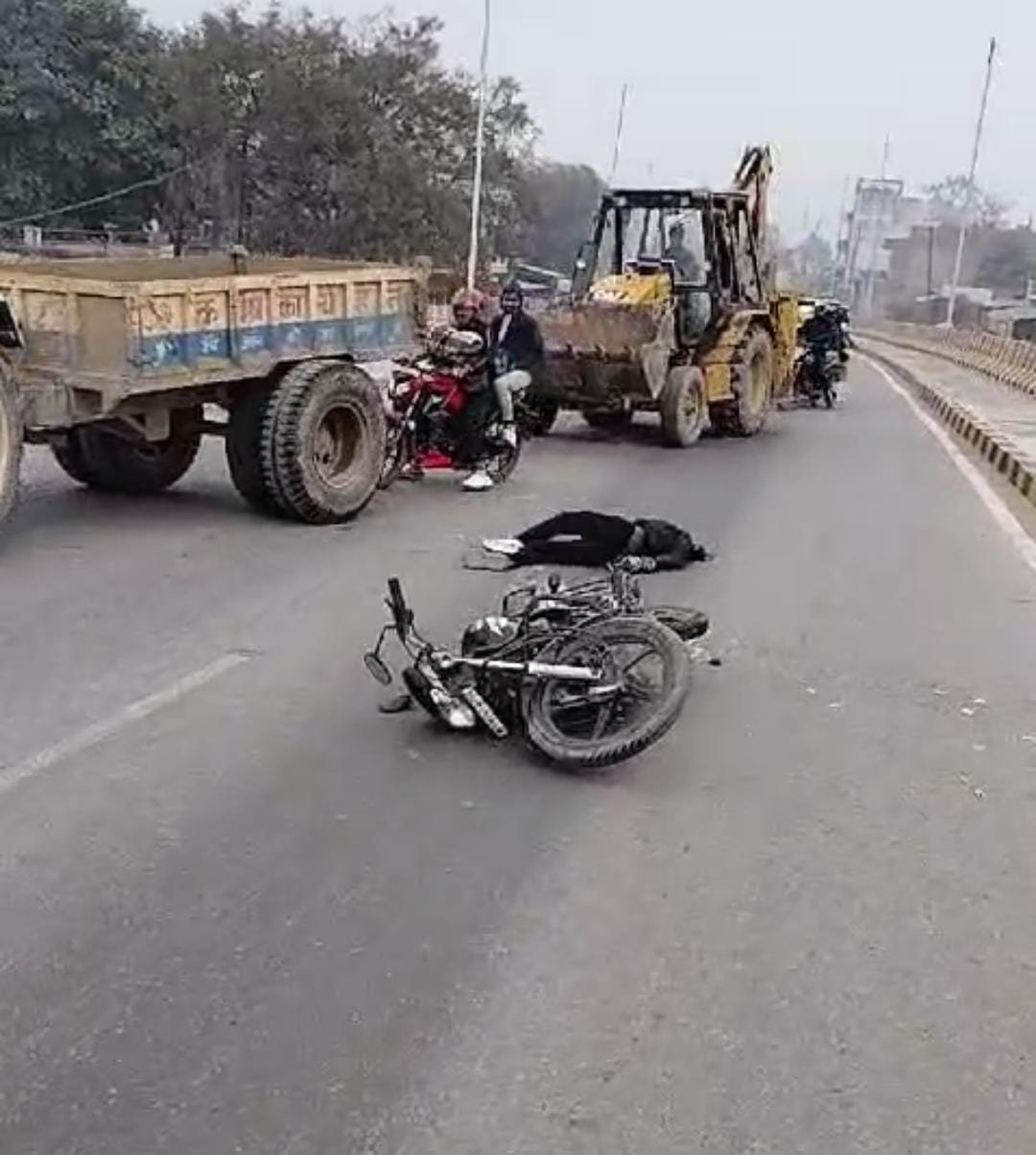 रायबरेली-अज्ञात वाहन की टक्कर से युवक की मौत, परिवार में मचा कोहराम