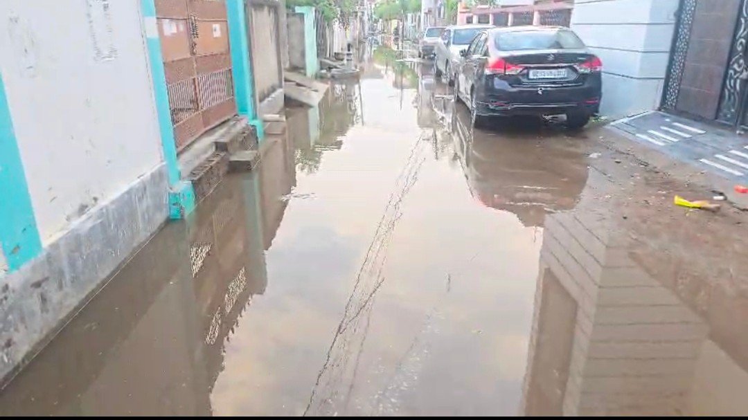 रायबरेली में पहली ही बारिश ने खोल दी नगर पालिका प्रशासन की पोल