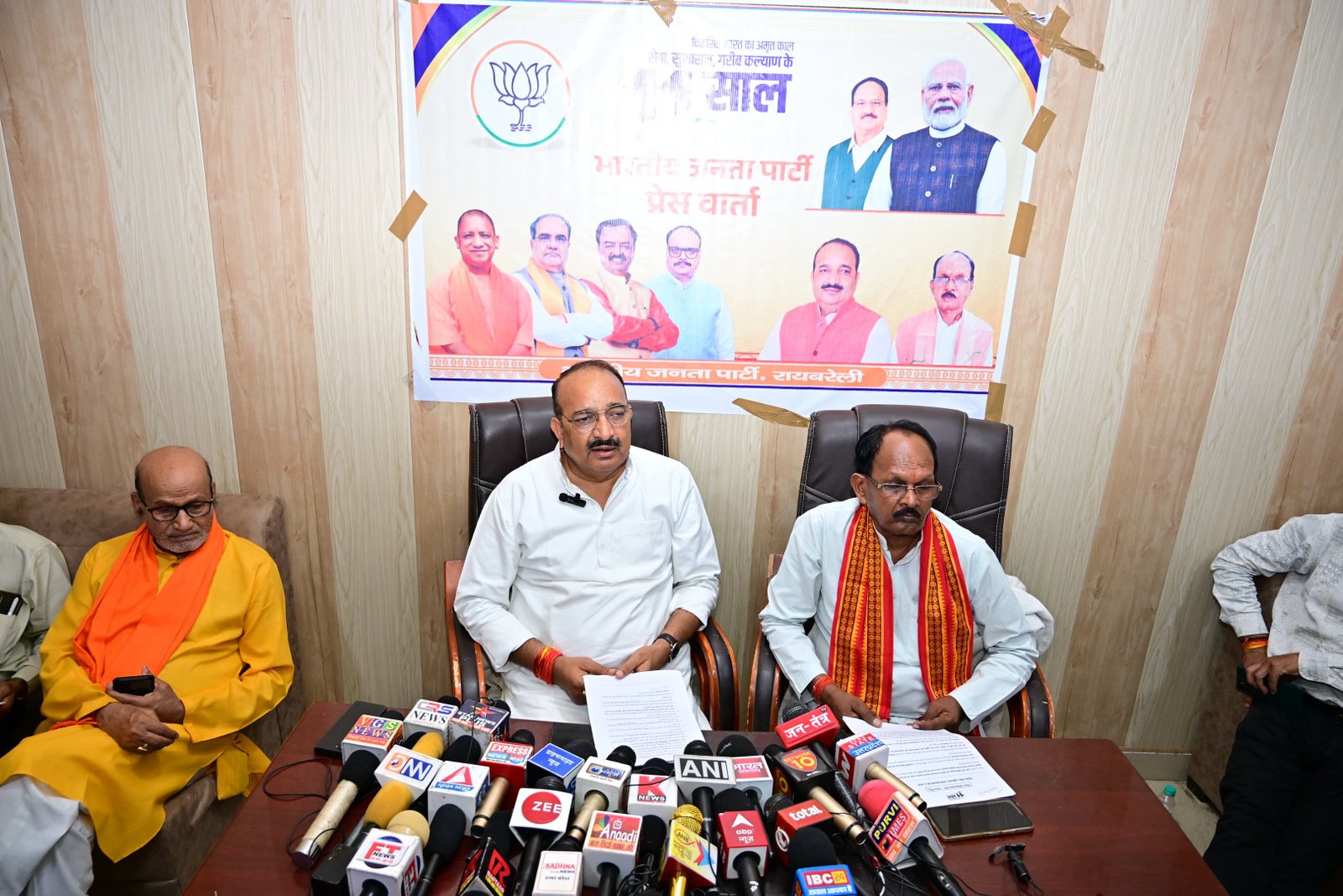 रायबरेली-उद्यान मंत्री ने सेवा, सुशासन, गरीब कल्याण के 11 साल प्रदर्शनी का किया उद्घाटन