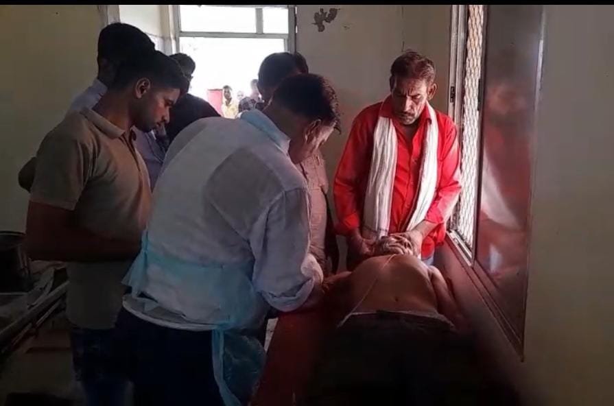 रायबरेली-बाईक सवार बुजुर्ग डिवाइडर से टकराकर हुआ घायल,, 