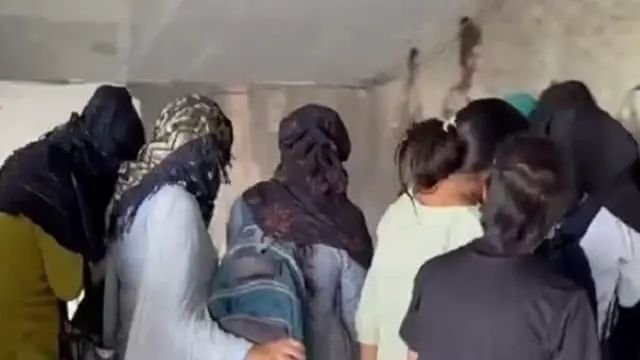 होटल में सेक्स रैकेट पकड़ाया, मासूम को लेकर प्रेमी संग अय्याशी कर रही थी विवाहिता