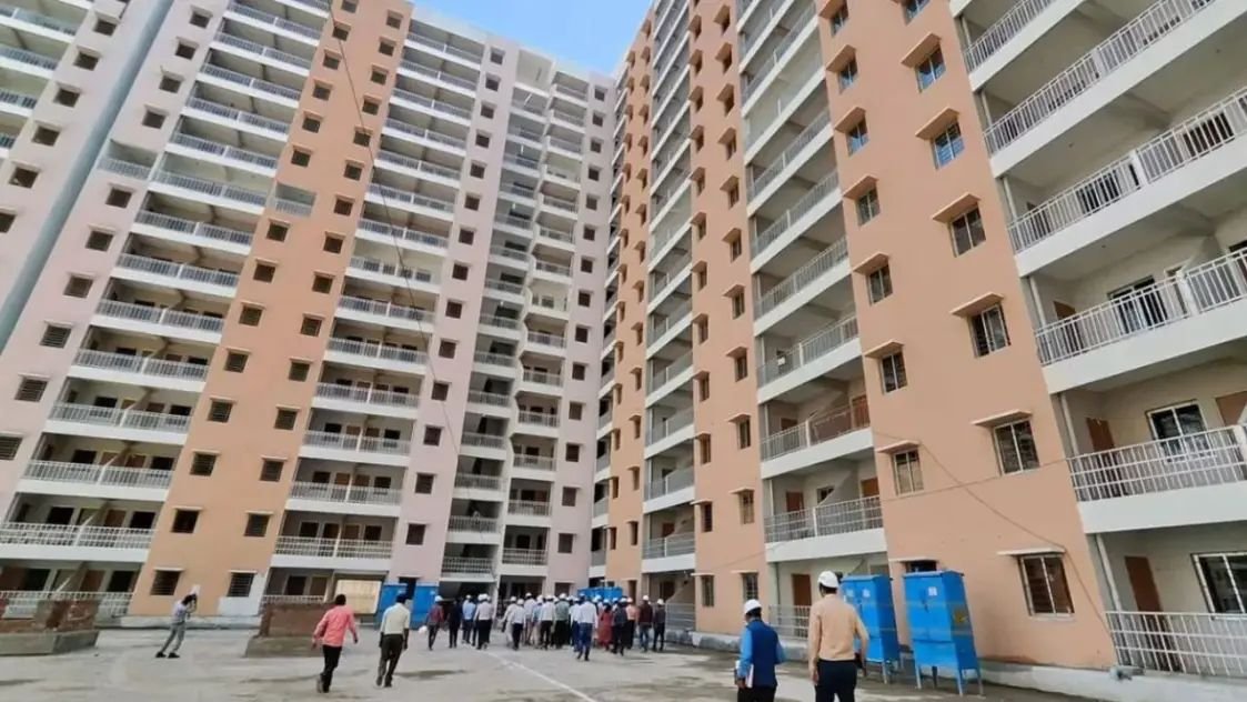 लखनऊ में घर पाने का शानदार मौका, बचे हैं सिर्फ 292 फ्लैट, 9 दिन बाद बढ़ जाएगी इनकी कीमत
