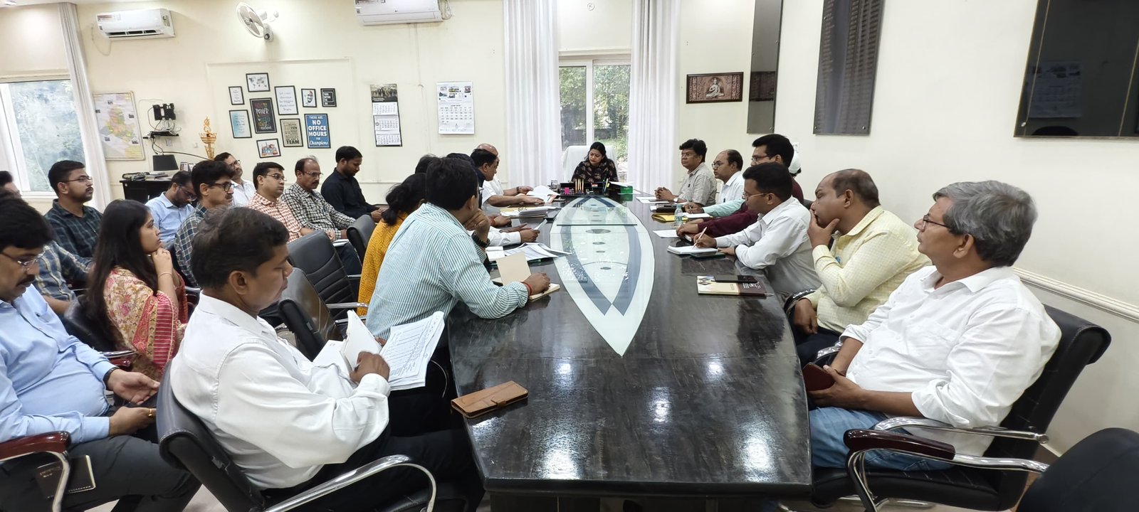 रायबरेली-सीएम डैशबोर्ड से संबंधित विकास कार्यों एवं निर्माण कार्यों की समीक्षा बैठक संपन्न