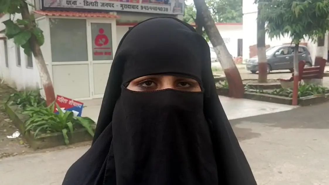 नमाज़ पढ़कर सोने जा रही थीं, मौलाना ने गंदी वीडियो दिखाकर उतार दिए मेरे कपड़े और फिर..., लड़की की आपबीती