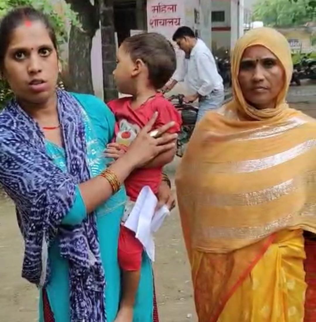 रायबरेली-किशुनदासपुर में मां-बेटी का मचाया उत्पात: दो महिलाओं वा ढाई साल की मासूम को पीटा,,,, 