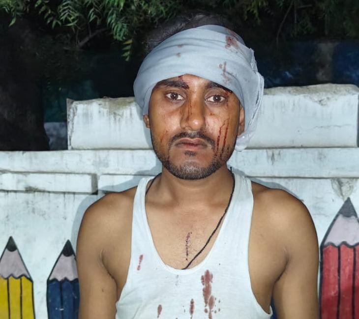 रायबरेली-रात के अंधेरे में उसके ममेरे भाई ने लोहे के कड़े से मारकर किया घायल,,, 