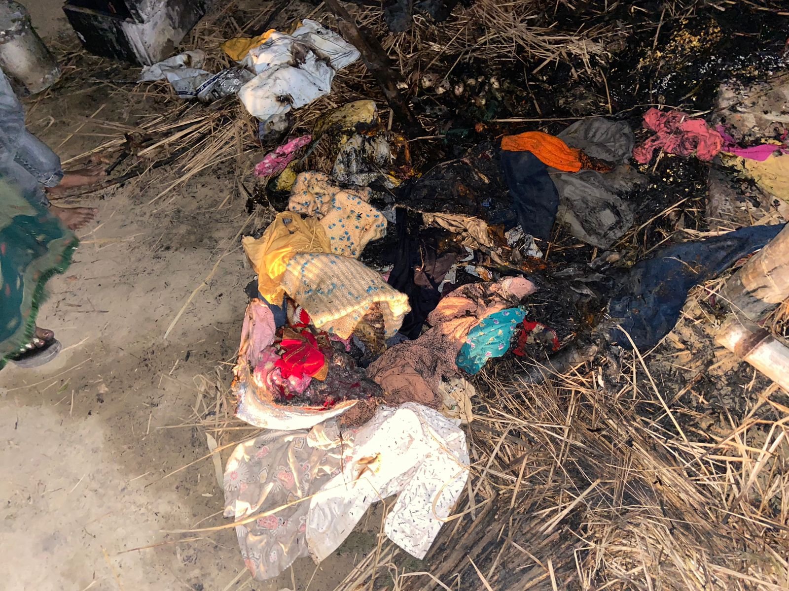 रायबरेली-आग लगने से घर ग्रहस्थी जलकर हुई खाक