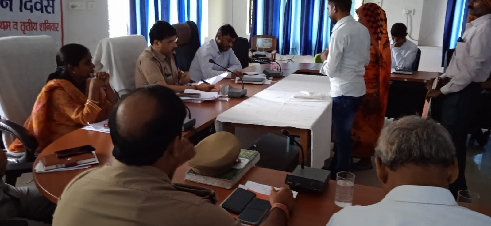 रायबरेली-तहसील सभागार में एसडीएम की अध्यक्षता में आयोजित समाधान दिवस हुआ सम्पन्न,,