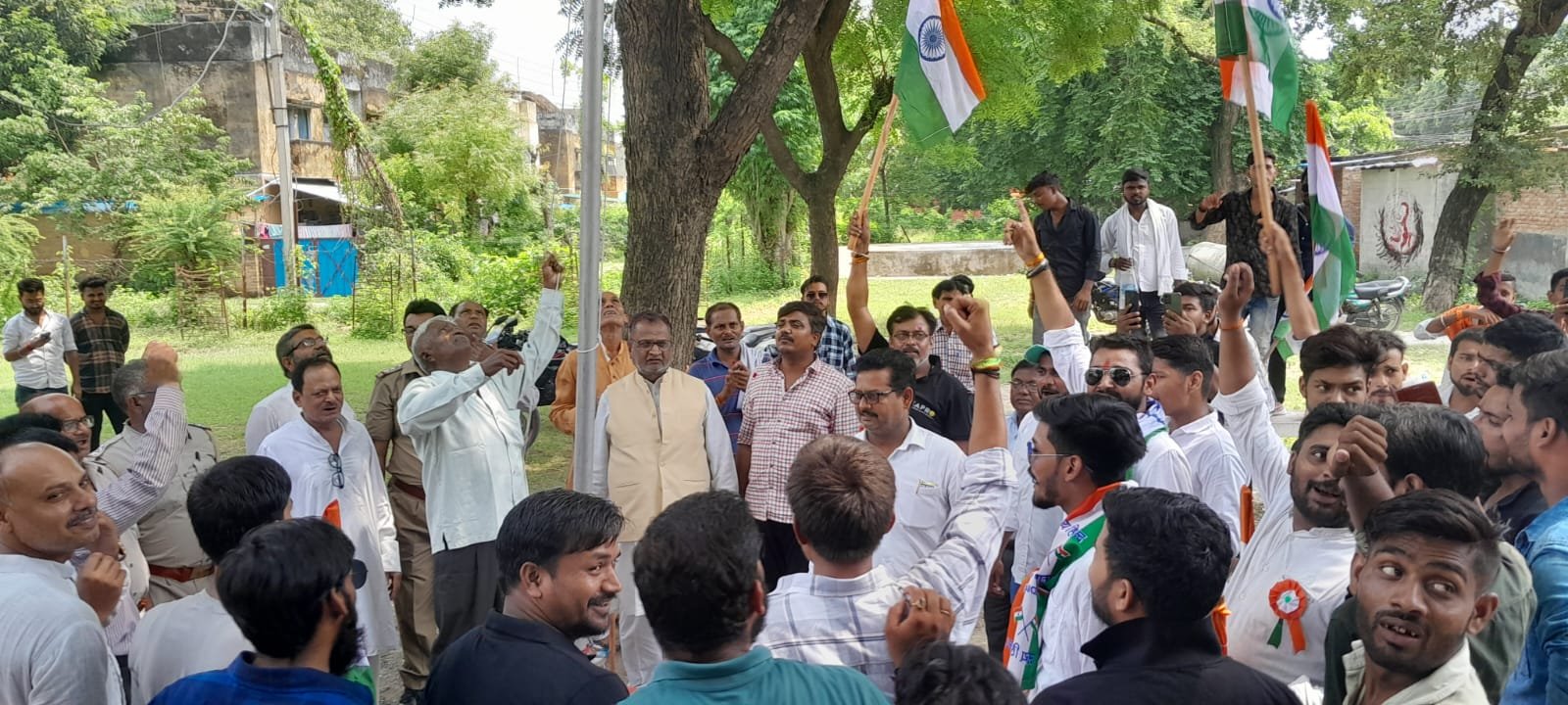 रायबरेली-श्रमिक संघ कार्यालय में झंडारोहण कर मनाया गया स्वतंत्रता दिवस