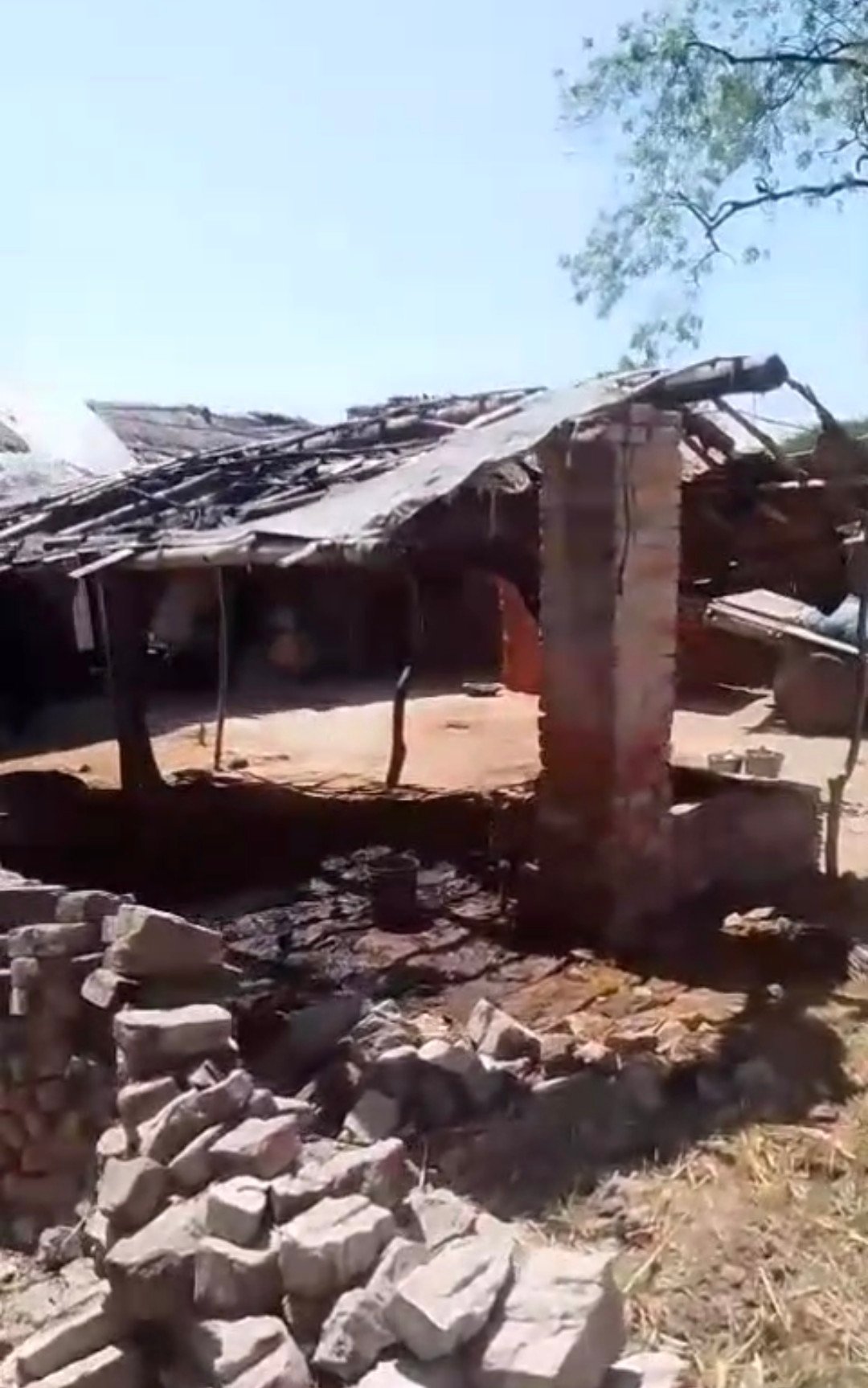 रायबरेली-बिजली विभाग की लापरवाही से दिन ब दिन बढ़ रहे है हादसे