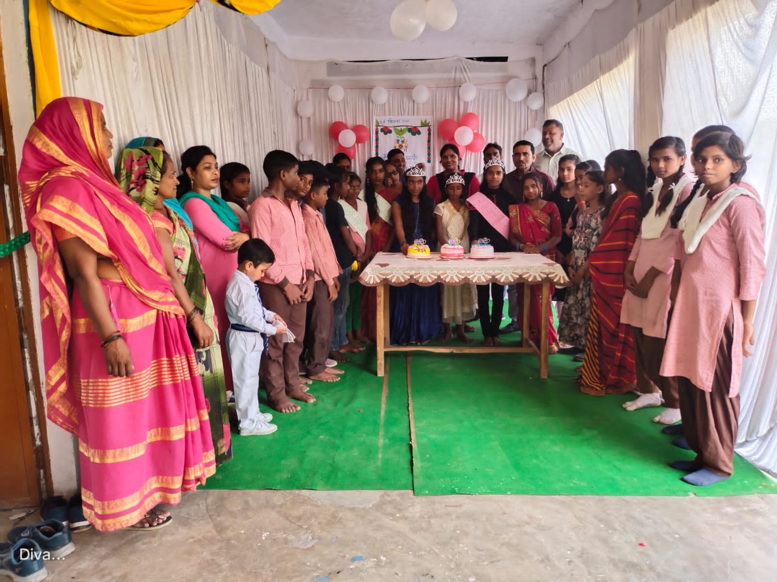 रायबरेली-केक काटकर बड़े ही उत्साह एवं उमंग के साथ मनाया गया मीना दिवस,,,