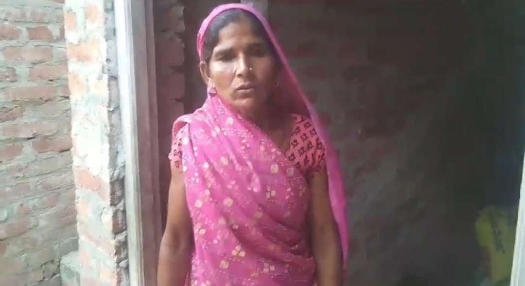 Raibareli-आखिर कौन है मकदूमपुर चौकी इंचार्ज जिस पर विधवा महिला ने लगाए गंभीर आरोप