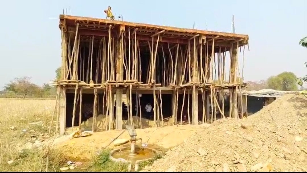  रायबरेली में ग्रीन लैंड में बन रहीं बिल्डिंगे RDA के जेई व बिल्डर के गठजोड़ से सरकारी राजस्व को लग रहा चूना