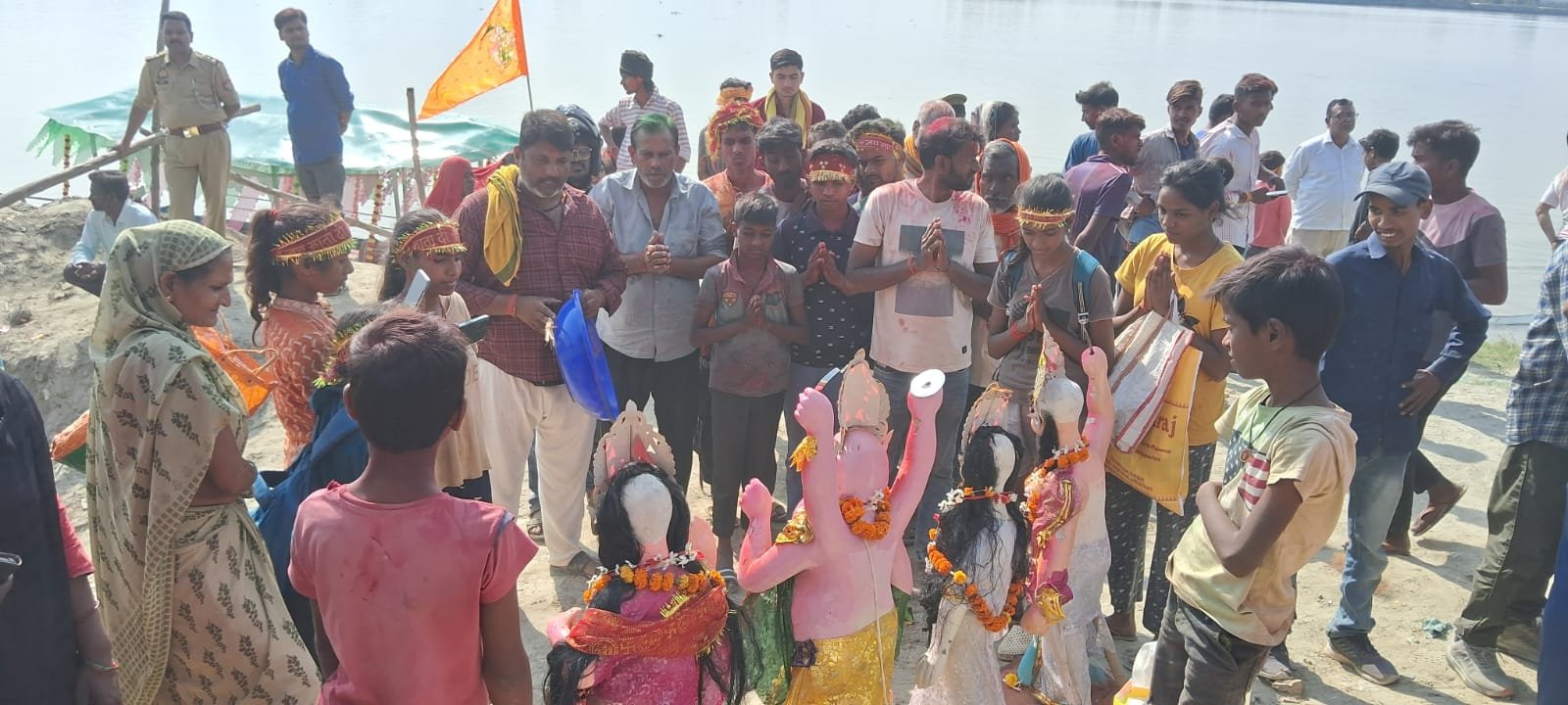 Raibareli-शांति पूर्वक हुआ देवी प्रतिमाओं का भू विसर्जन