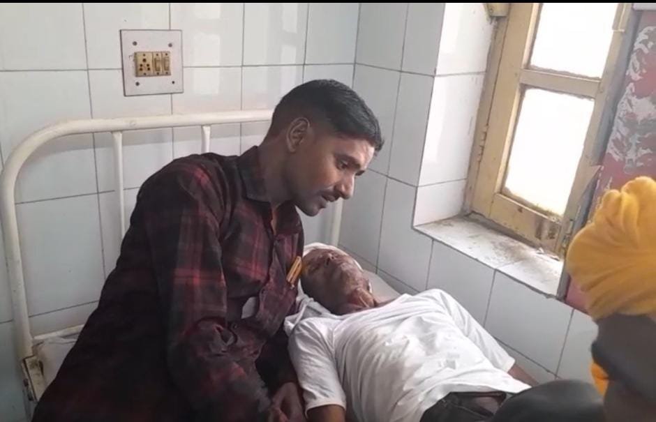 रायबरेली-बैटरी रिक्शा का ब्रेक हुआ फेल , चालक घायल