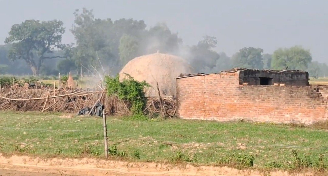 रायबरेली-रेंजर के संरक्षण में चल रही है कोयले की अवैध भट्ठियां