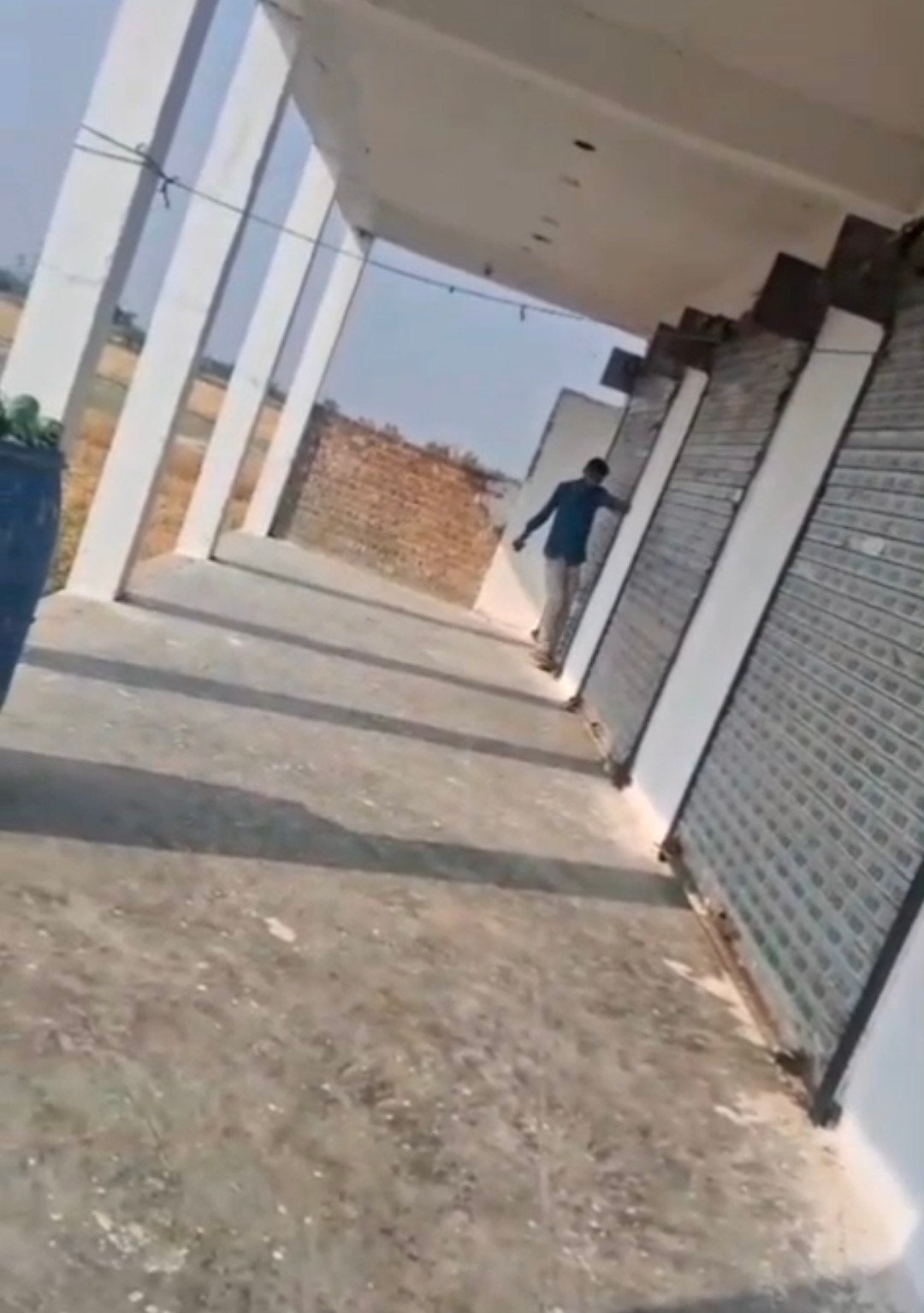 रायबरेली में शासन के निर्देश की खुलेआम उड़ी धज्जियां,अवकाश के दिन बन्द शराब की दुकानों में हुई बिक्री