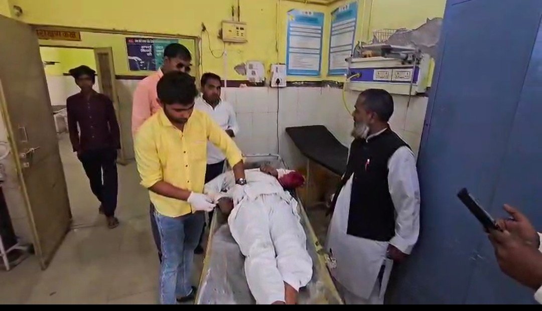 रायबरेली में तेज रफ्तार बाइक के सामने कुत्ता आने से हुआ हादसा