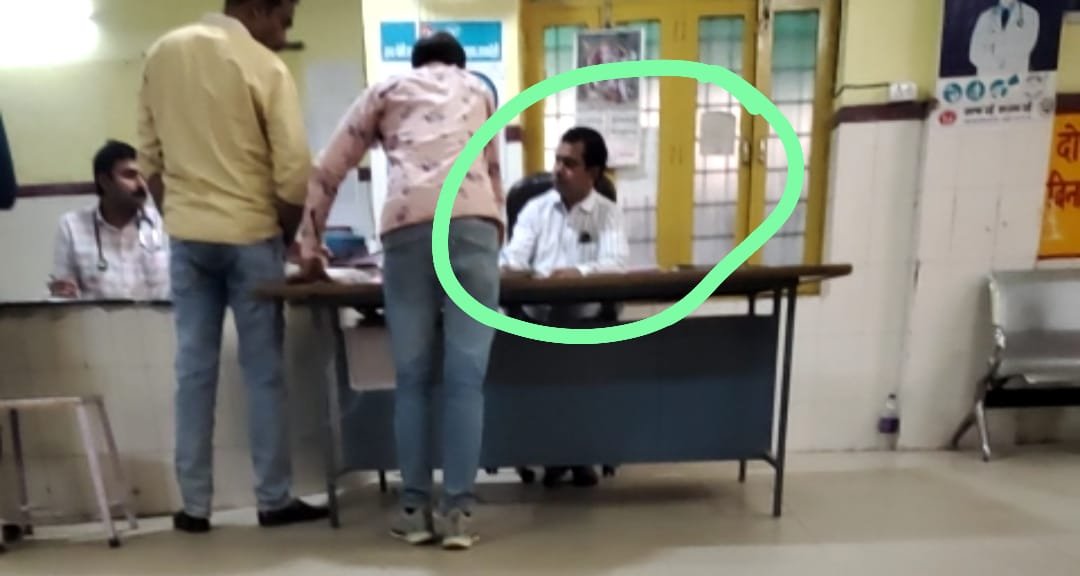 Raibareli-आखिर क्या CMS की नौकरी लेकर ही मानेंगे चीफ फार्मासिस्ट बीएन सिंह