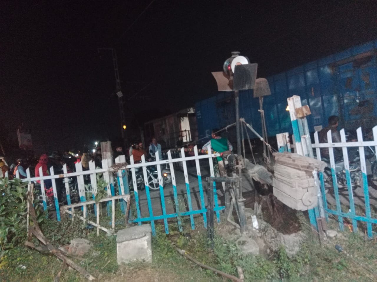 Raibareli-मालगाड़ी की कपलिंग खुली, आधे से अधिक डिब्बे ट्रैक पर छूटे