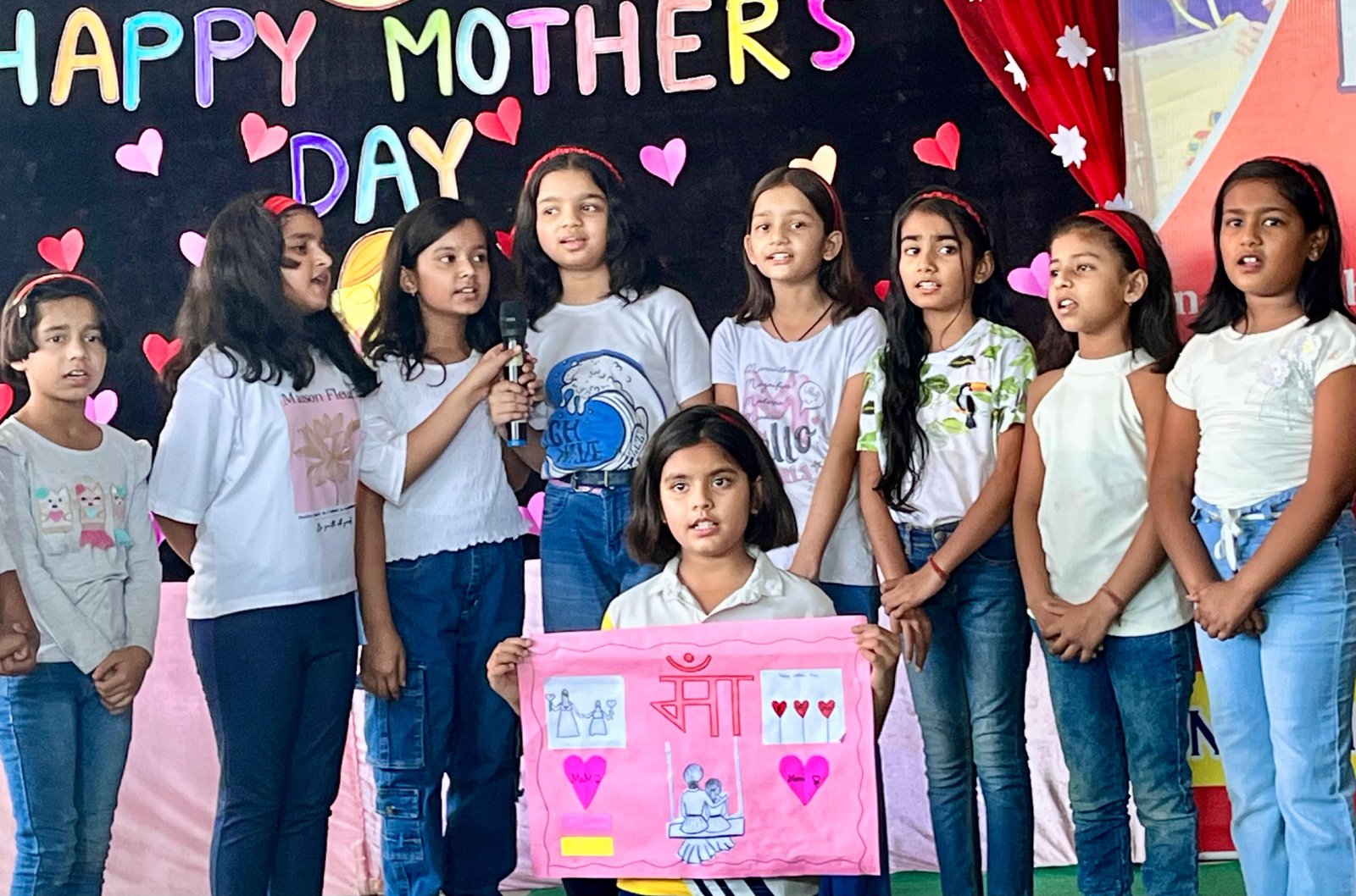 रायबरेली-मातृ दिवस की पूर्व संध्या पर राइजिंग चाइल्ड स्कूल में हुए विविध कार्यक्रम