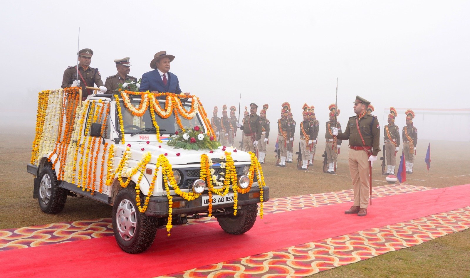 Raibareli-75 वें गणतंत्र दिवस पर तिरंगा रंग में रंगा आरेडिका आधुनिक रेल डिब्बा कारखाना  