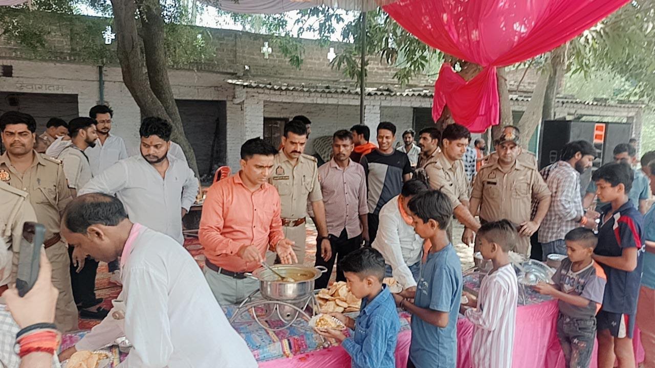 रायबरेली-हनुमान जी के भजनों से गूंजा वातावरण,भंडारों में उमड़ी भीड़ 