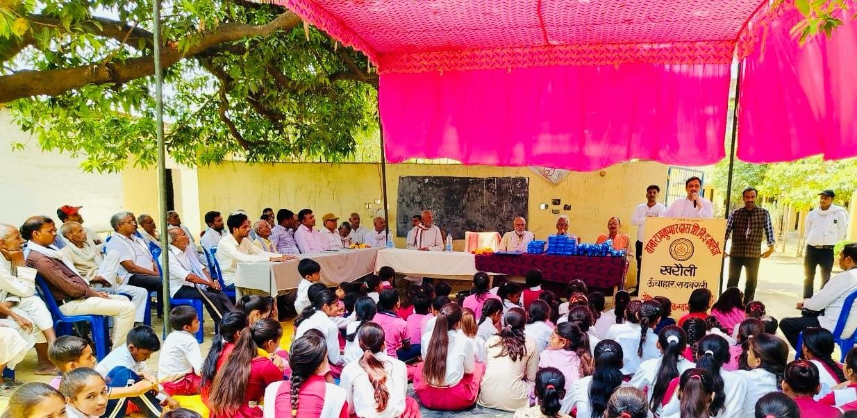 रायबरेली-कांग्रेस प्रदेश सचिव एवं पूर्व प्रत्याशी अतुल सिंह चौपाल लगाकर सुनी लोगों की समस्याएं,,, 