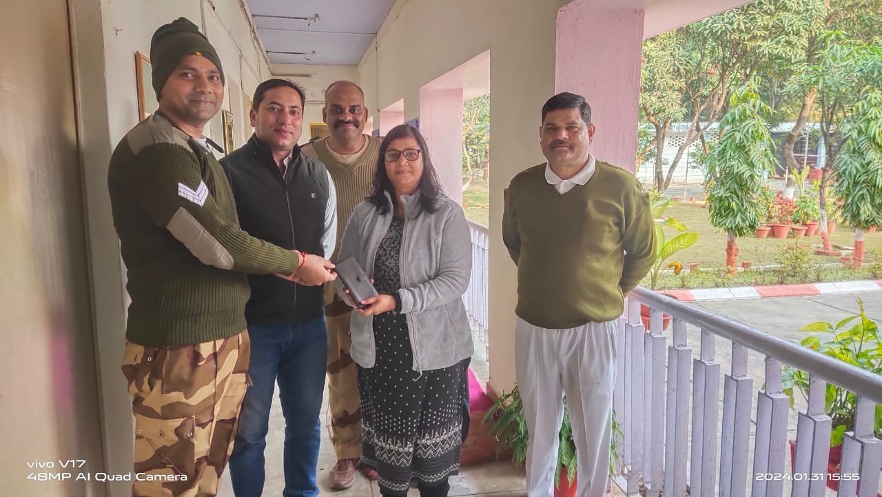 रायबरेली-सीआईएसएफ कर्मी की तत्परता से खोया हुआ मोबाइल बरामद