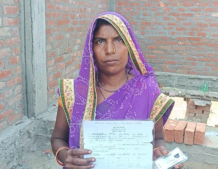 रायबरेली-विधवा को आवंटन भूमि पे मिले आवास बनाने पर एक दबंग धमकाने का आरोप