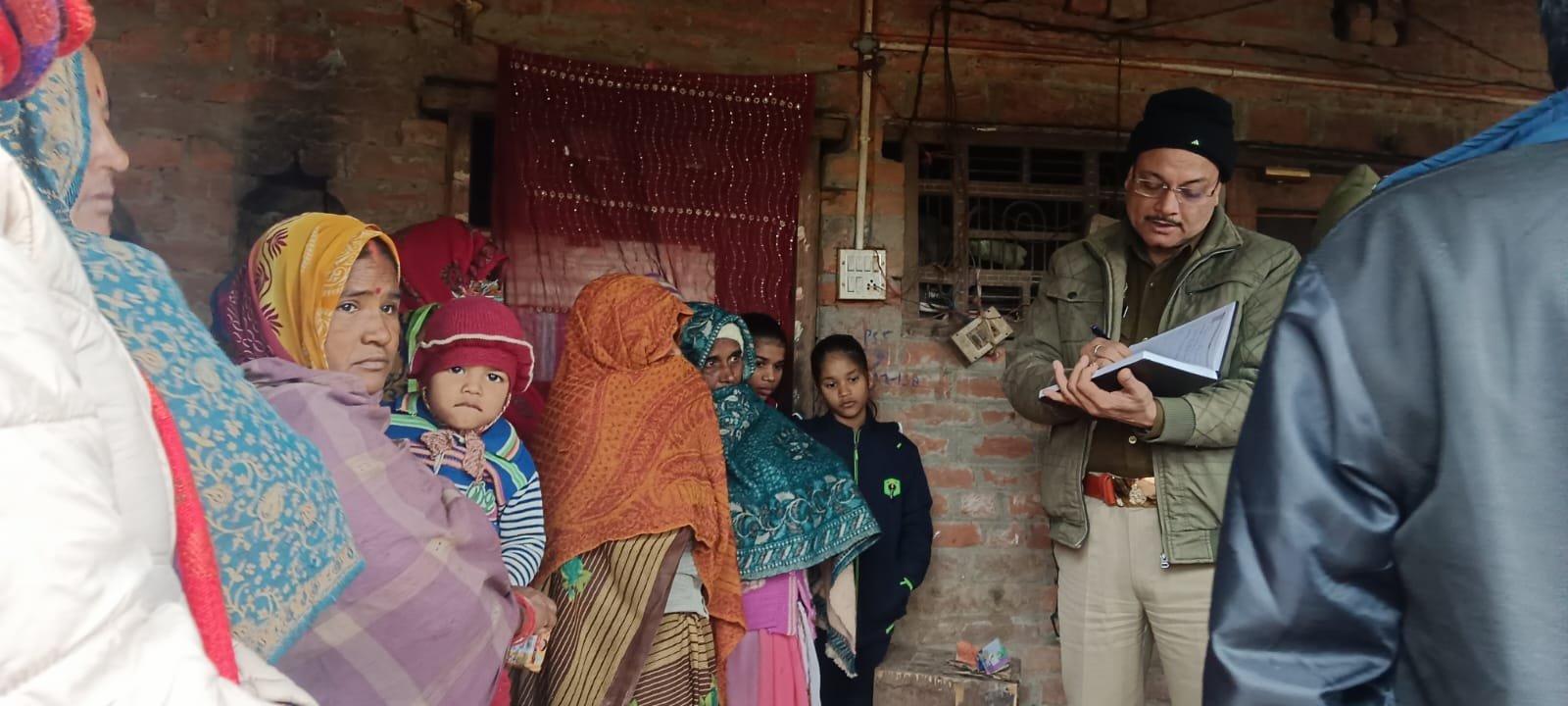 Raibareli-कमरे में कुंडे से लटकता मिला महिला का शव