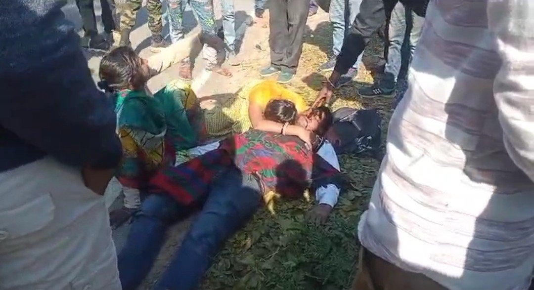 Raibareli-कंटेनर की टक्कर से बाइक सवार की दर्दनाक मौत