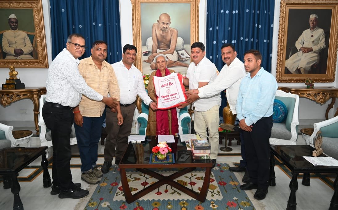 टीबी मरीजों को राहत, कर्मचारियों को उम्मीद – उत्तर प्रदेश टीबी संघ की राज्यपाल से सार्थक भेंट