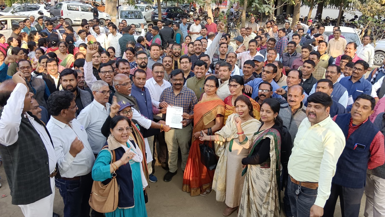 डिजिटलाइजेशन व्यवस्था का विरोध रहेगा जारी, शिक्षकों ने कहा- पहले विभाग दे सुविधा