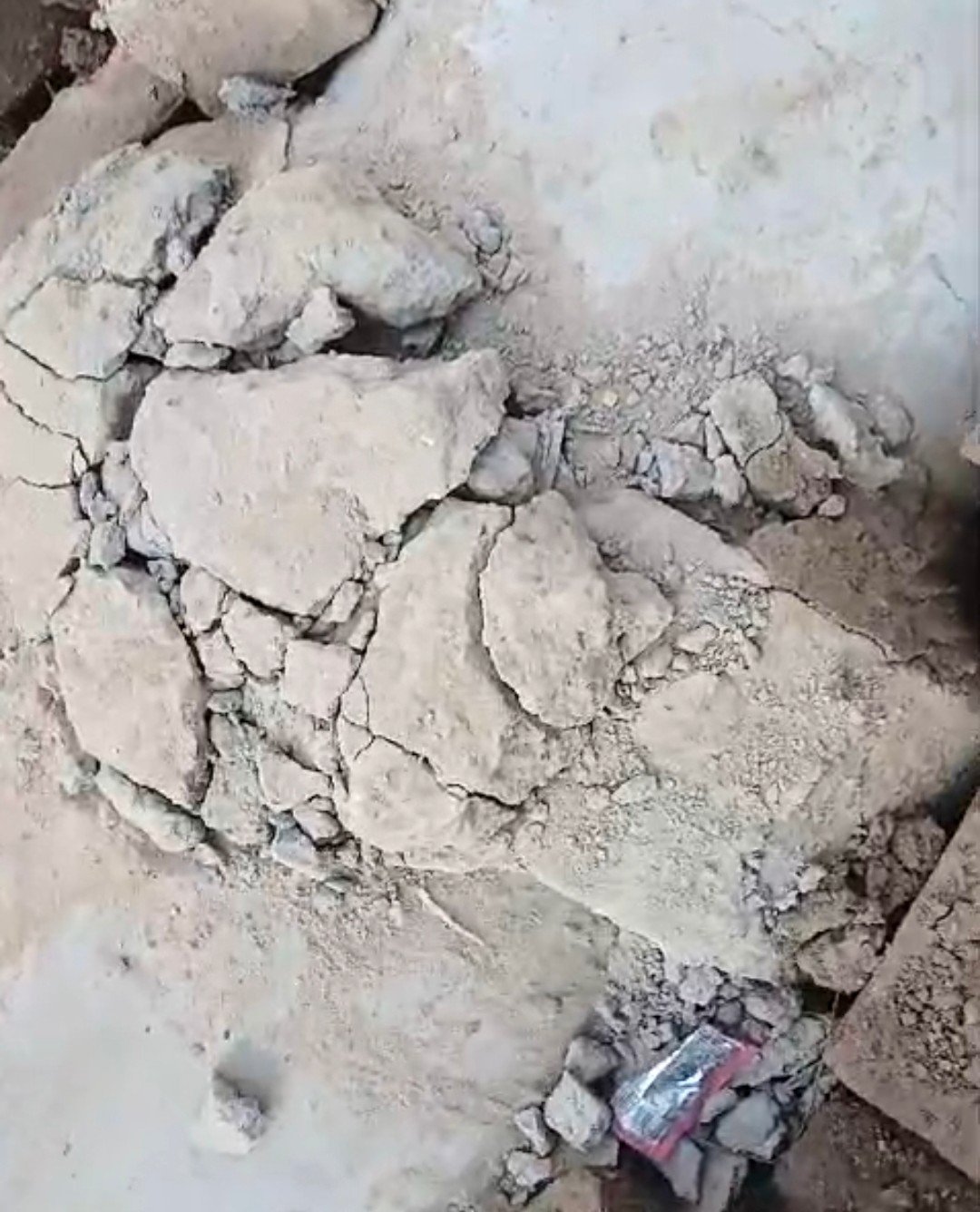 Raibareli-जोहवा नटकी के ग्राम प्रधान की मनमानी को ग्रामीणो ने किया उजागर