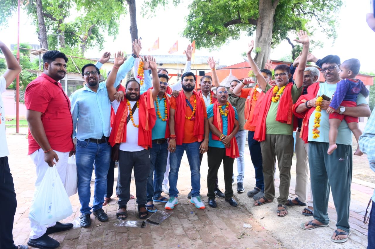 बाबा अमरनाथ के दर्शन के लिए रायबरेली से श्रद्धालुओं का दूसरा जत्था हुआ रवाना