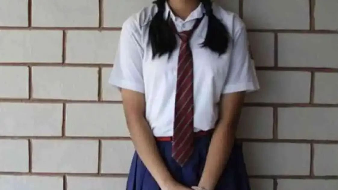 'सुनो, जादू देखोगी.', छात्रा को स्कूल के कमरे में ले गया टीचर, की ऐसी हरकत, पहुंचा जेल