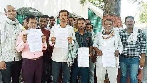 रायबरेली में 35 की बजाय 80 रुपये की होती थी राजघाट टेम्पो स्टैंड पर अवैध वशूली,चालको ने लगाया आरोप